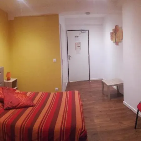 Auberge Roman Hotel